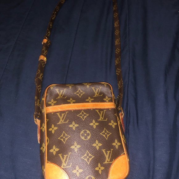 Louis Vuitton Danube Crossbody Bag - Picture 9 of 16